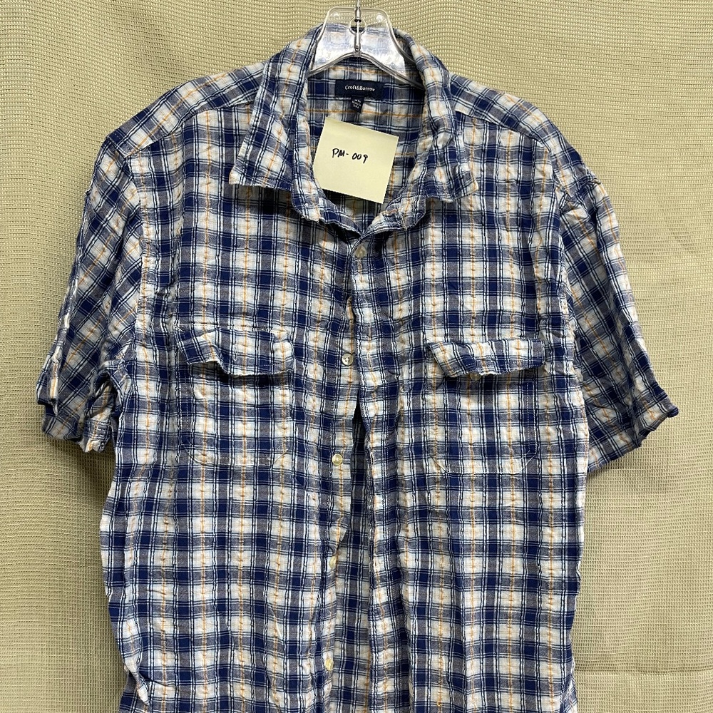 Mens short sleeved plaid shirt